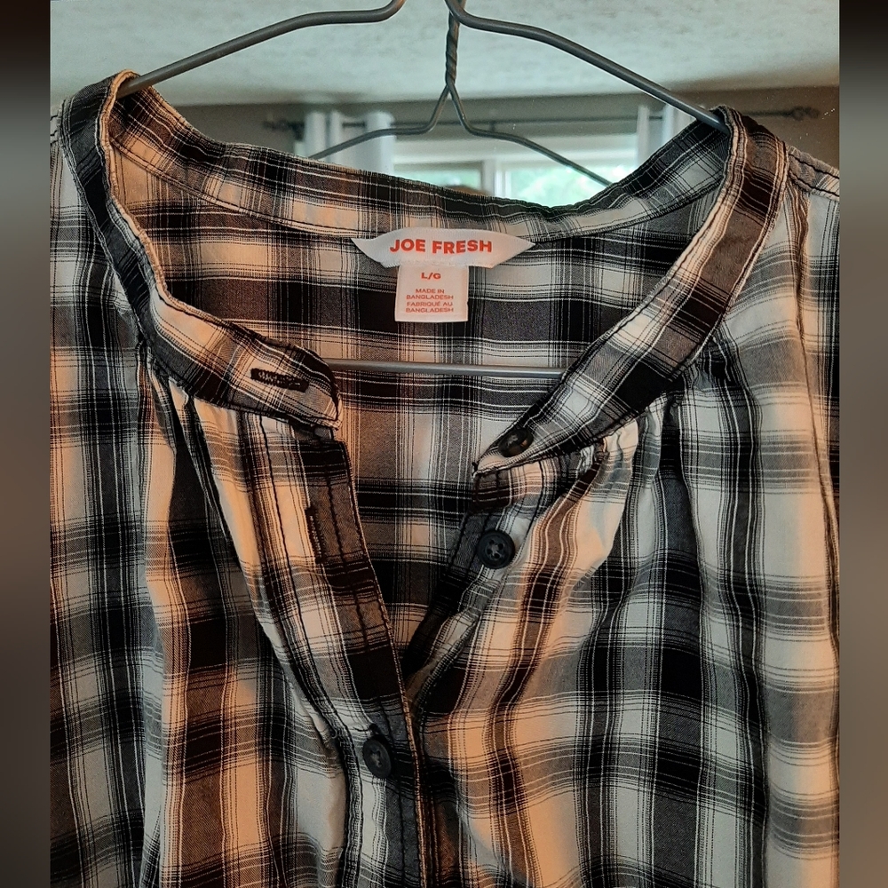 Joe Fresh collarless short sleeve shirt with 5 button front Size L